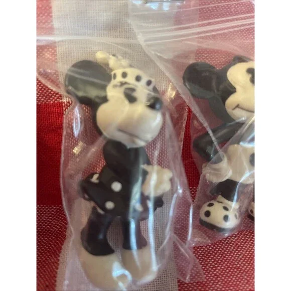 Lot Of 4 Black & White Vintage Bully Disney 2.7” Rare Toy Mickey Minnie Donal - Picture 9 of 11